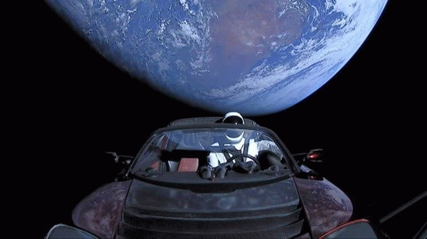 Полет на Луну. Путешествия по космосу на автомобиле уже известны миру благодаря необычной акции компании Tesla. Фото.